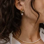 Curly Pearl Earrings Gold